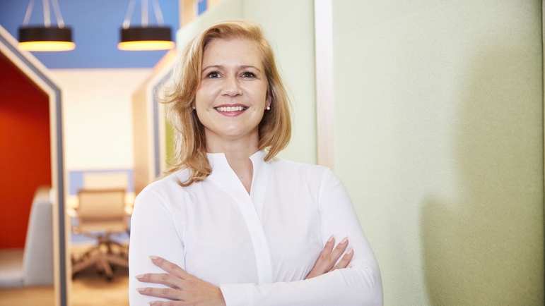 Porträt von Corporate Sustainability Officer Julia Schempp.
