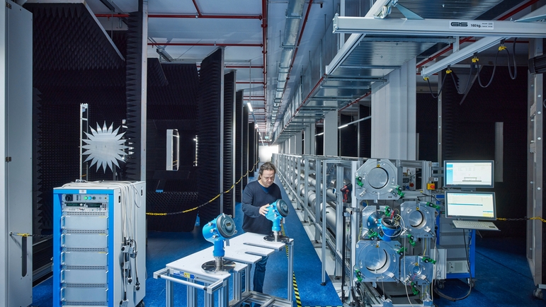 Endress+Hauser wendete 2024 für Forschung und Entwicklung 275,6 Millionen Euro auf.