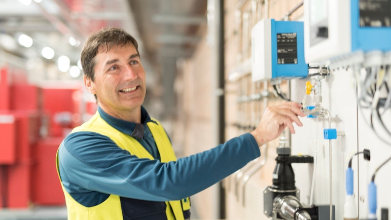 Analysepanel im Wasserwerk Frasnacht