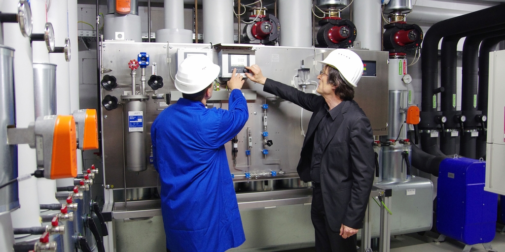 Improve your process quality and safety with analytical monitoring panels by Endress+Hauser. Analytical monitoring panels simplify analytical measuring tasks throughout a range of industries.