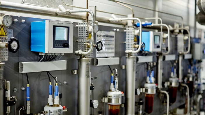 SWAS-Analysepanel für den Wasser-/Dampfkreislauf im Heizkraftwerk Zwickau Süd