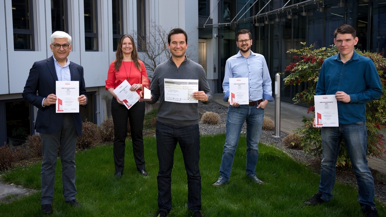 Das Endress+Hauser Entwicklerteam freut sich über den AMA Innovationspreis
