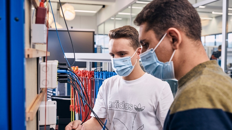 Endress+Hauser begrüßt über 70 neue Lernende im Dreiländereck