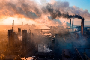 Industrieanlage mit hoher CO2-Emissionen