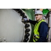 Abbildung einer Installation eines Clamp-On-Sensors in einem Wasserkraftwerk