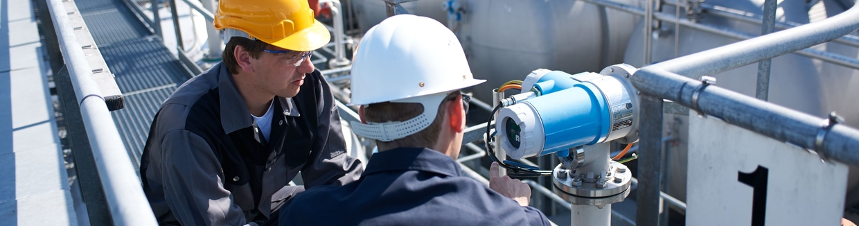 Servo level measurement